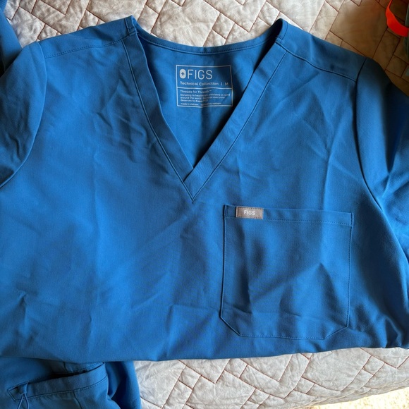 Figs RARE Blue Scrub Set - Picture 3 of 6
